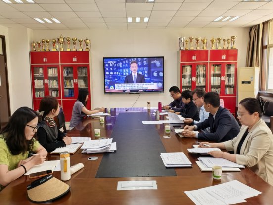 区种子管理站站长郭卫龙